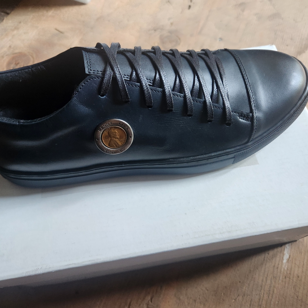 Men's Black Leather Athletic Shoe
